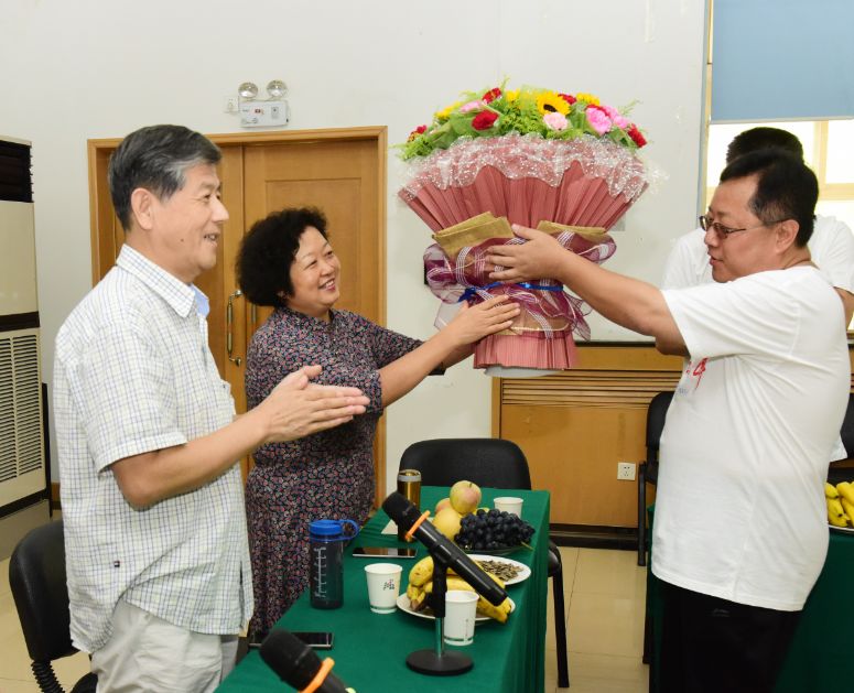 中文系86级校友举办“我们相识30年”重返母校活动